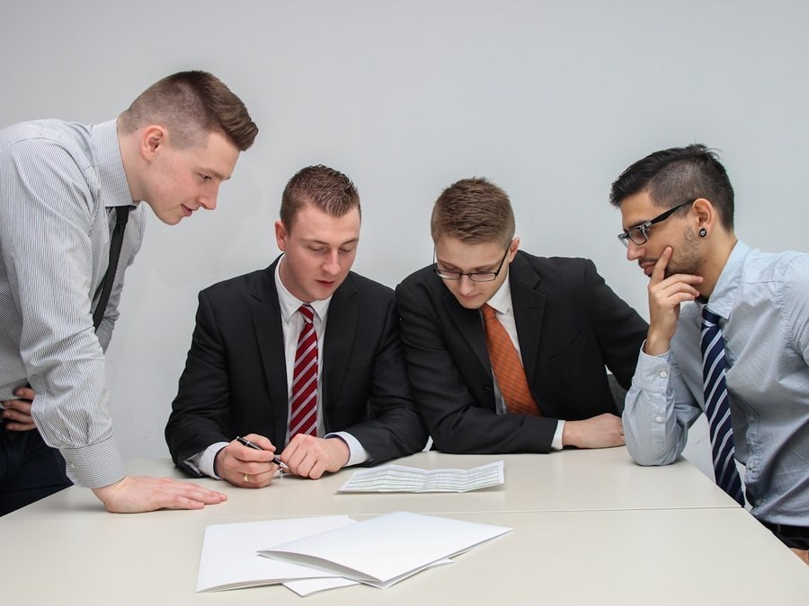 Direito Empresarial na Miano Frezzarin Advogados